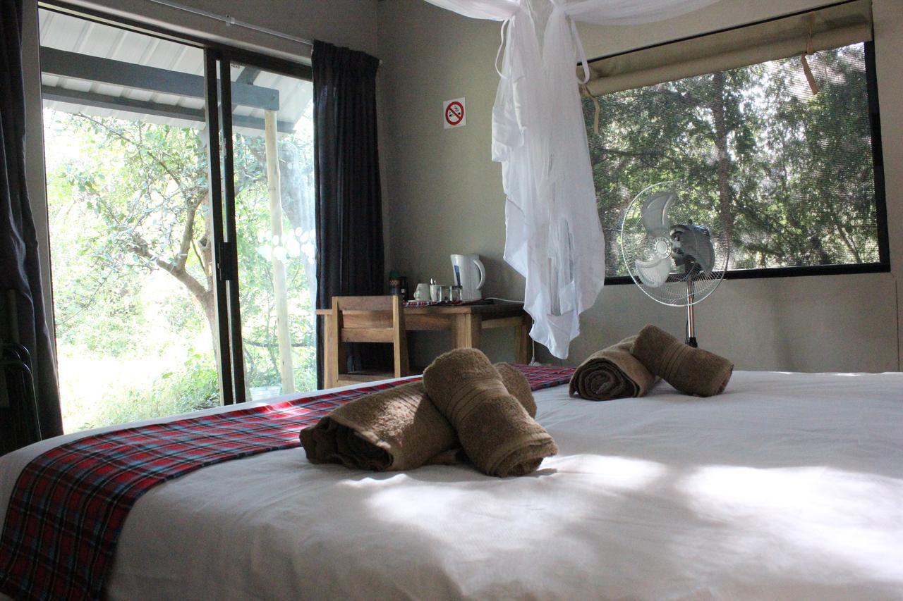 Caprivi Mutoya Lodge And Campsite Катіма-Муліло Екстер'єр фото
