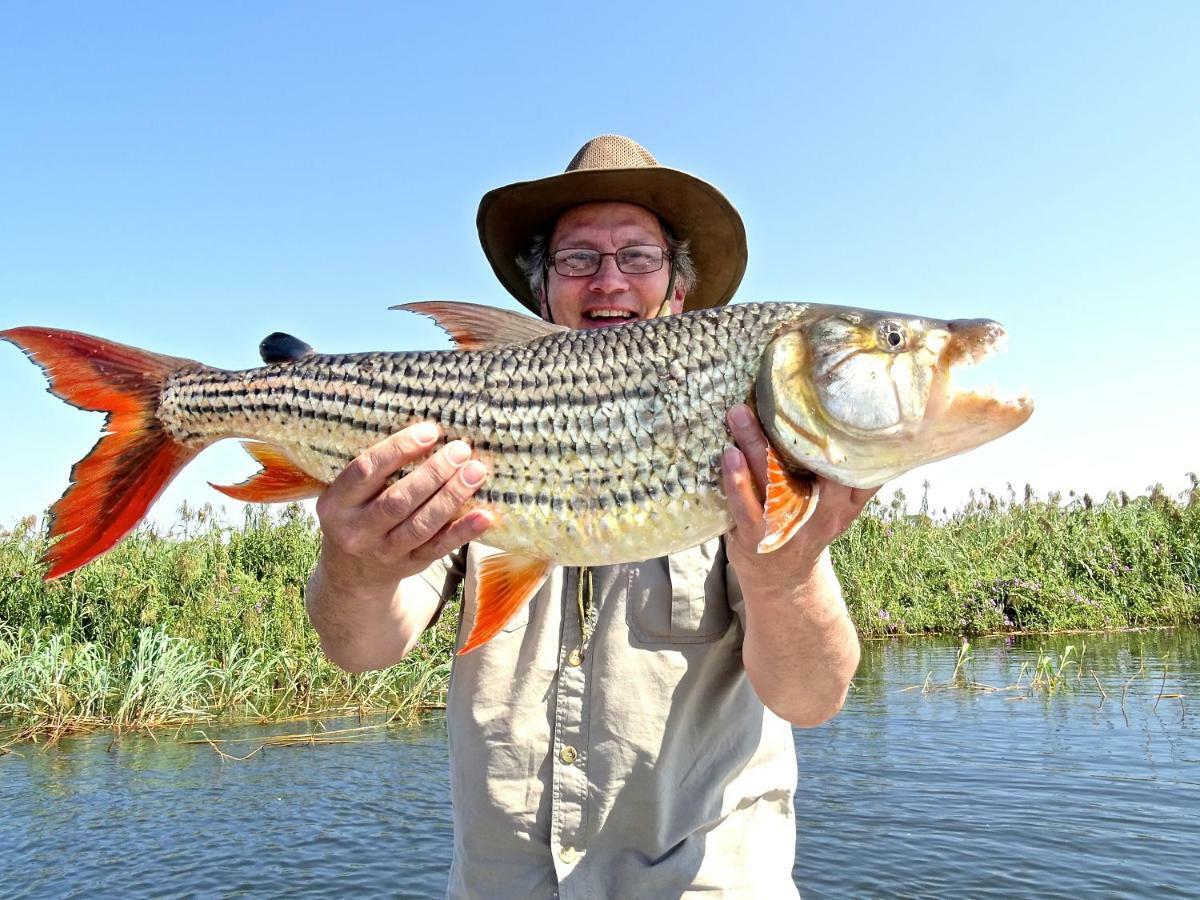 Caprivi Mutoya Lodge And Campsite Катіма-Муліло Екстер'єр фото
