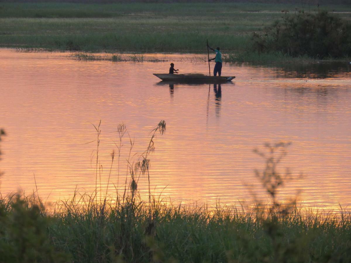 Caprivi Mutoya Lodge And Campsite Катіма-Муліло Екстер'єр фото